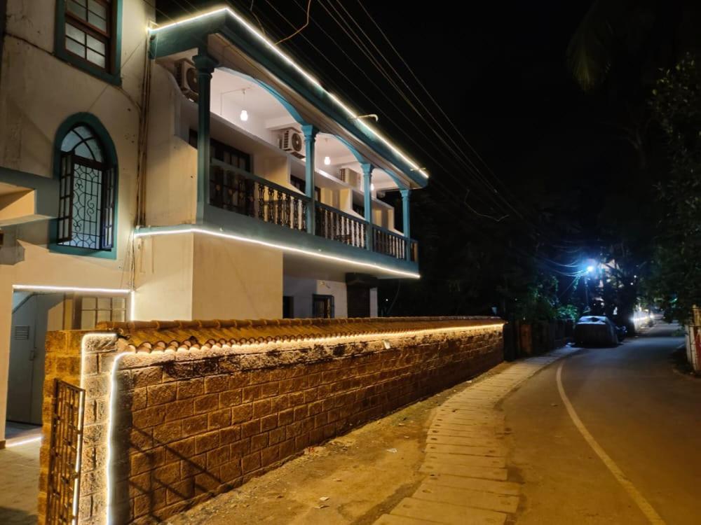 Calangute beach rocks Exterior foto